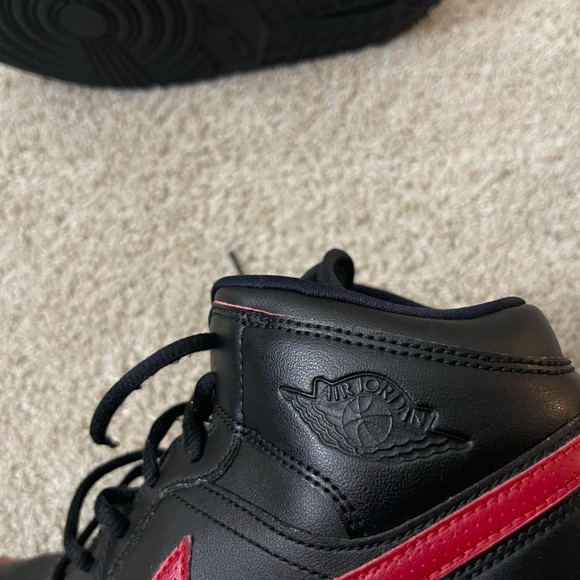 Nike Air Jordan 1 retro mid red & black size 6.5 youth 7 women  sneakers casual - Picture 11 of 15